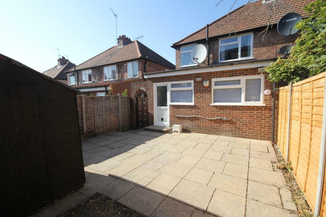 The Uxbridge House Villa Exterior photo